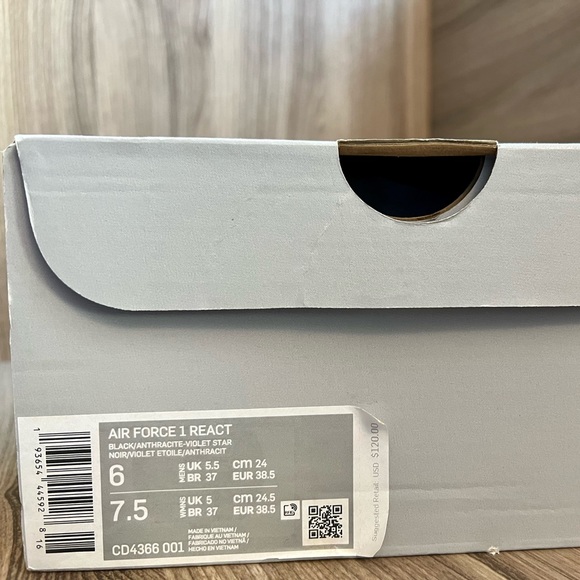 Air Force 1 React CD4366-001 Women’s Size 7.5 *Like New* - Picture 10 of 10